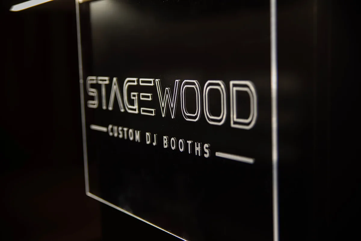 Világító Stagewood szólogó részlete a Monón.